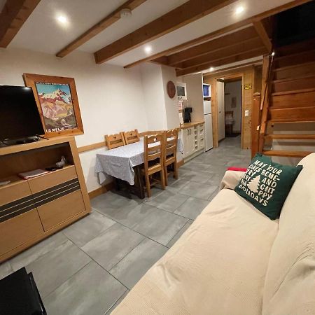 L Alpin Bel Appartement Avec Terrasse Dans Vieille Ferme De Montagne Renovee Les Orres Exterior foto