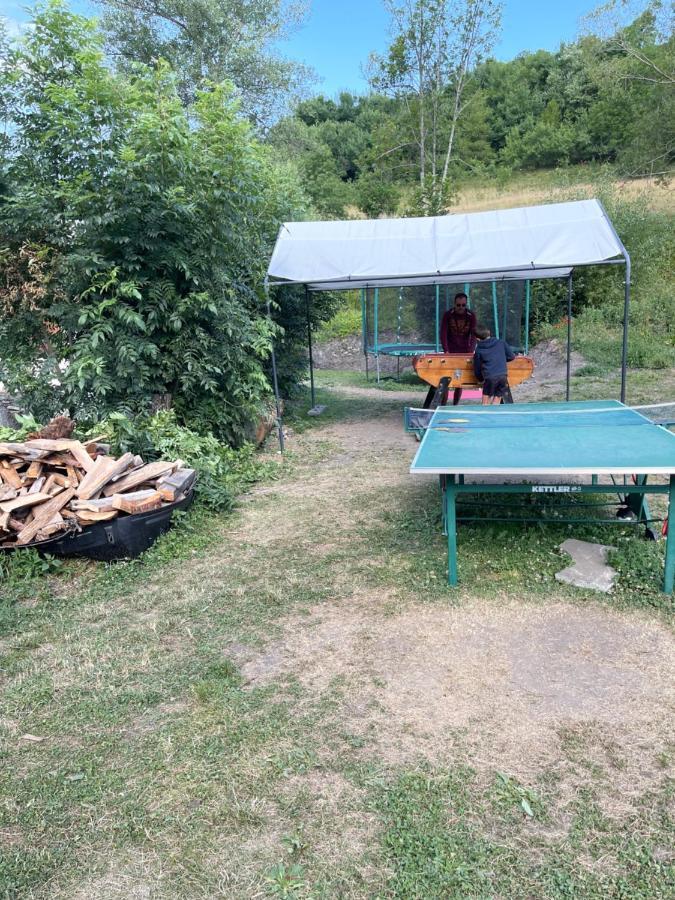 L Alpin Bel Appartement Avec Terrasse Dans Vieille Ferme De Montagne Renovee Les Orres Exterior foto