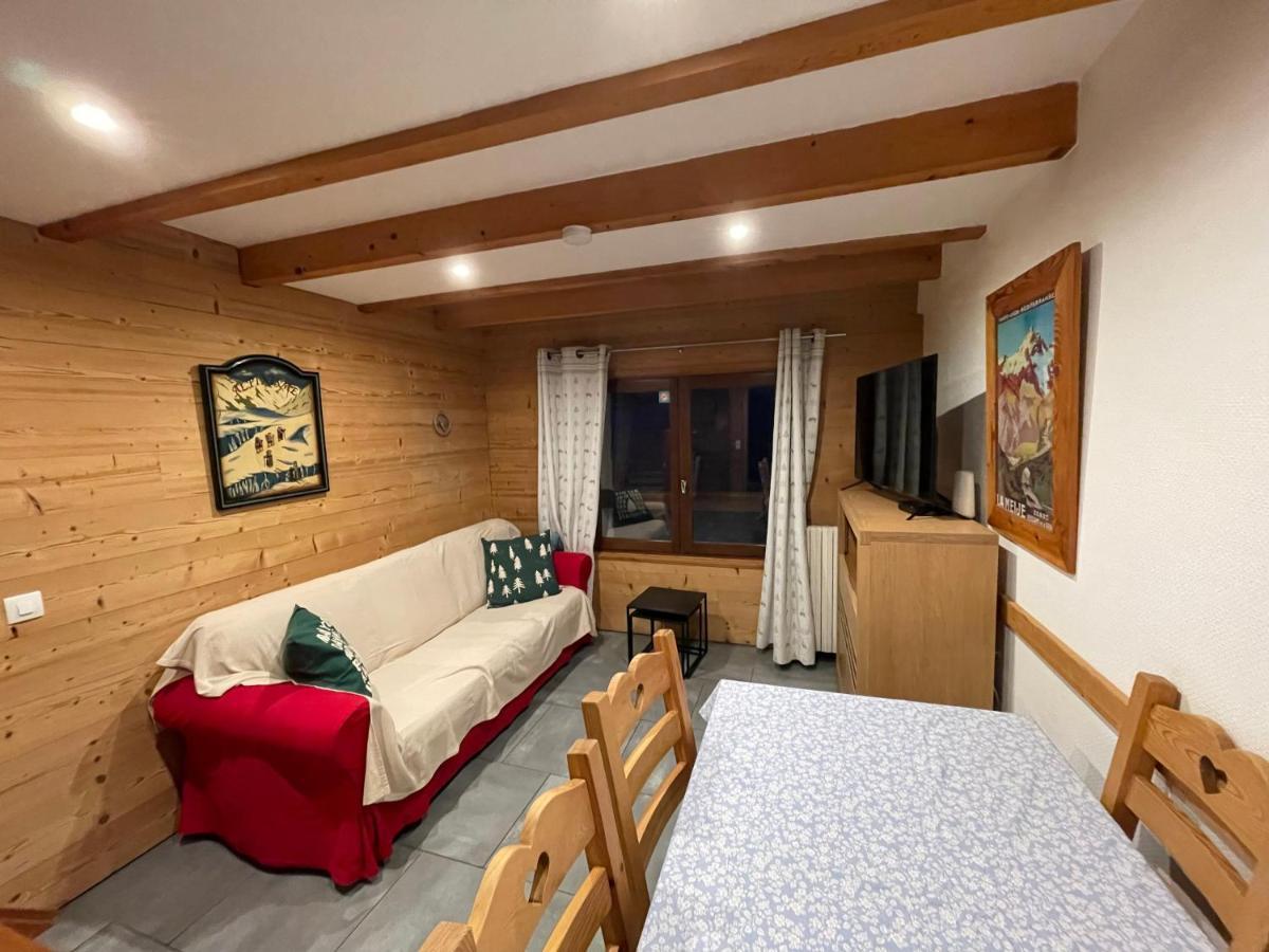 L Alpin Bel Appartement Avec Terrasse Dans Vieille Ferme De Montagne Renovee Les Orres Exterior foto