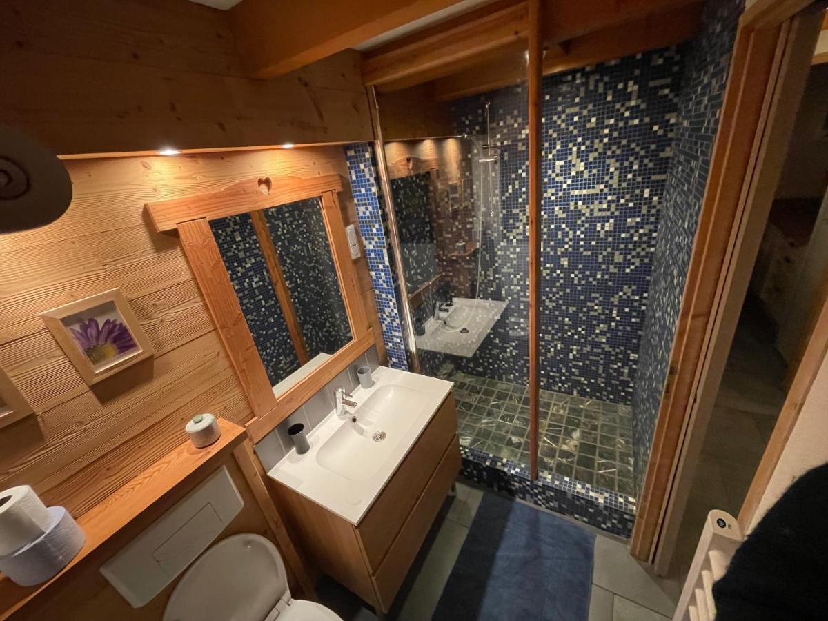 L Alpin Bel Appartement Avec Terrasse Dans Vieille Ferme De Montagne Renovee Les Orres Exterior foto
